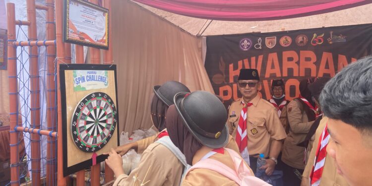 Ka Mabiran Purwojati Kunjungi Stand Kwarran Purwojati di Festival Pramuka Banyumas