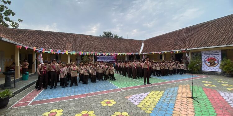 59 PRAMUKA SIAGA SD NEGERI 1 GRENDENG IKUTI PENILAIAN PRAMUKA SIAGA GARUDA